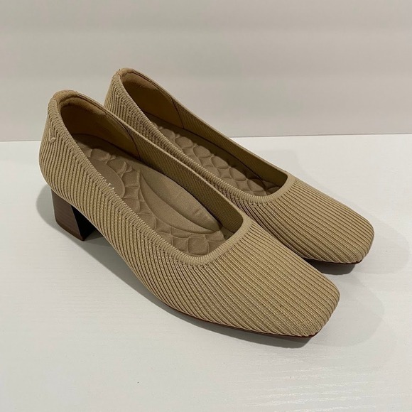 Women\'s Beige Knit Block Heel Pumps main image 2